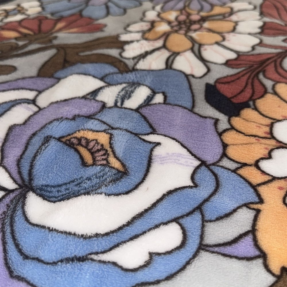 Vera Bradley Aloha Blooms Throw Blanket - Picture 2 of 8